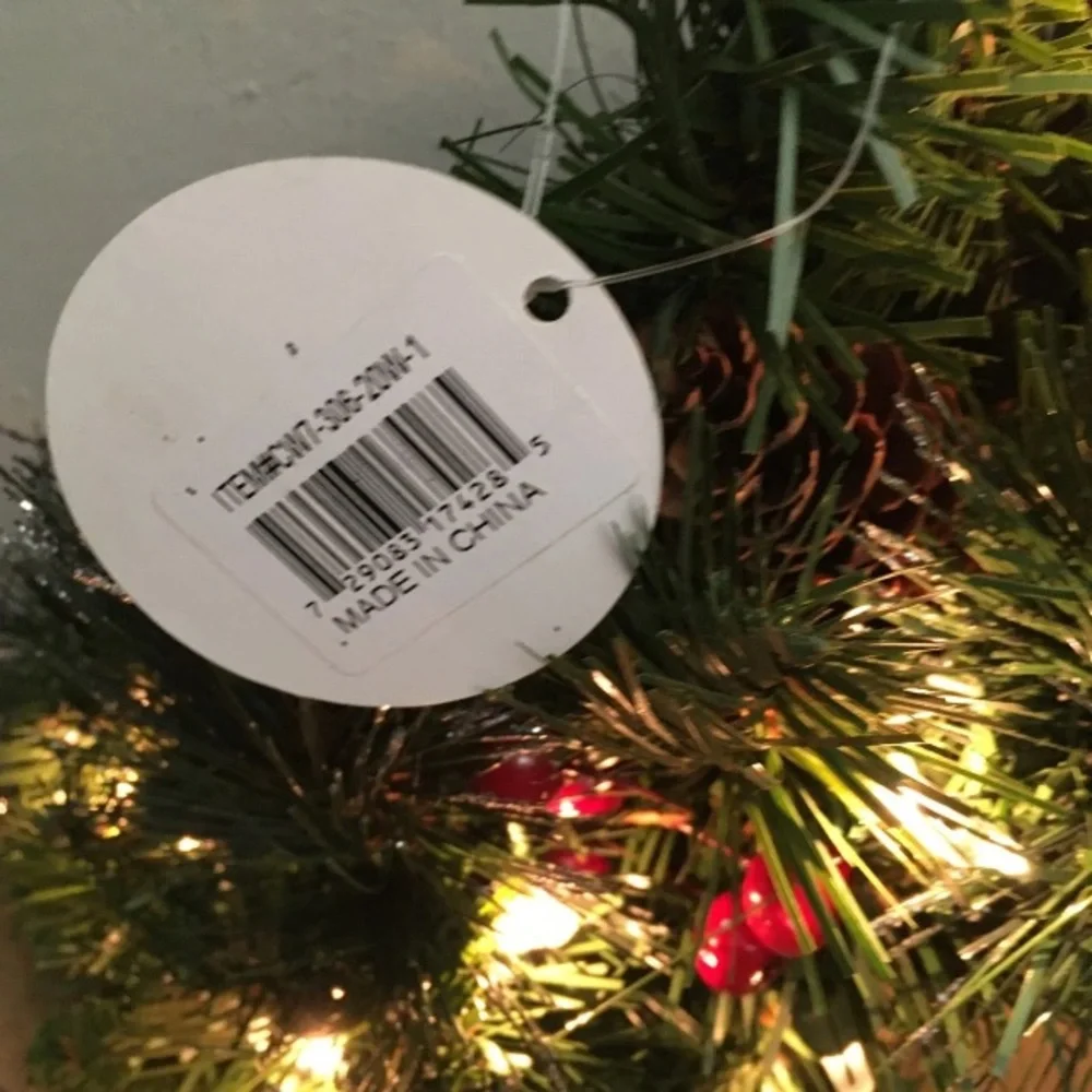 National Tree Company Pre-Lit Artificial Christmas Wreath, Green, 20 Inches